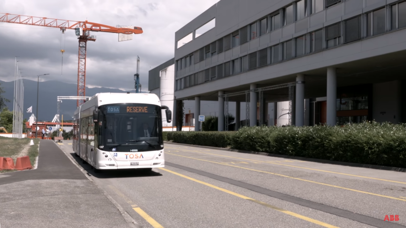 Video Charging a bus in 15 seconds: Geneva's new CO2-free public transport solution