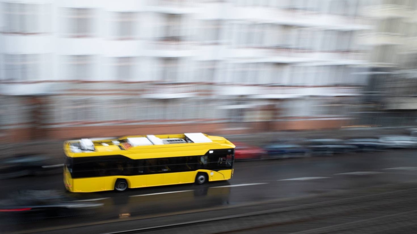 Right of way for the bus: Intelligent Traffic Systems (ITS) recognize different vehicles. Photo: Juan Sebastian Useche / Unsplash