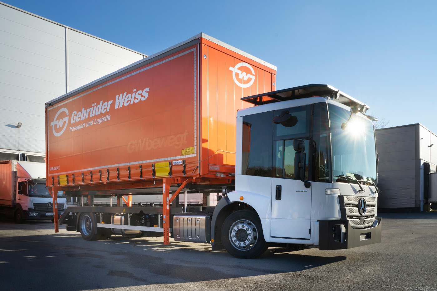 Serienfähiger Paul Hofumsetzer auf Basis des MB Econic mit Parallelhubsystem