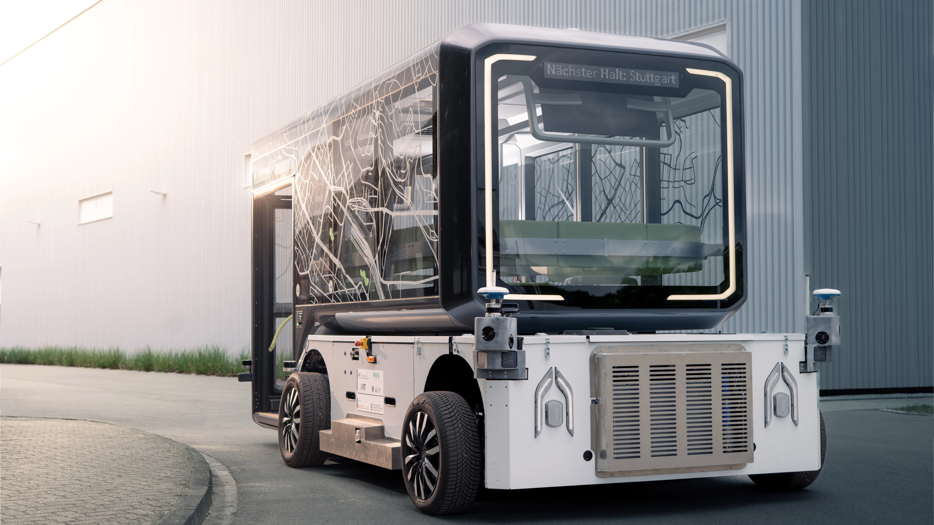 Autonomous U-Shift transport vehicle with a modular cargo body.