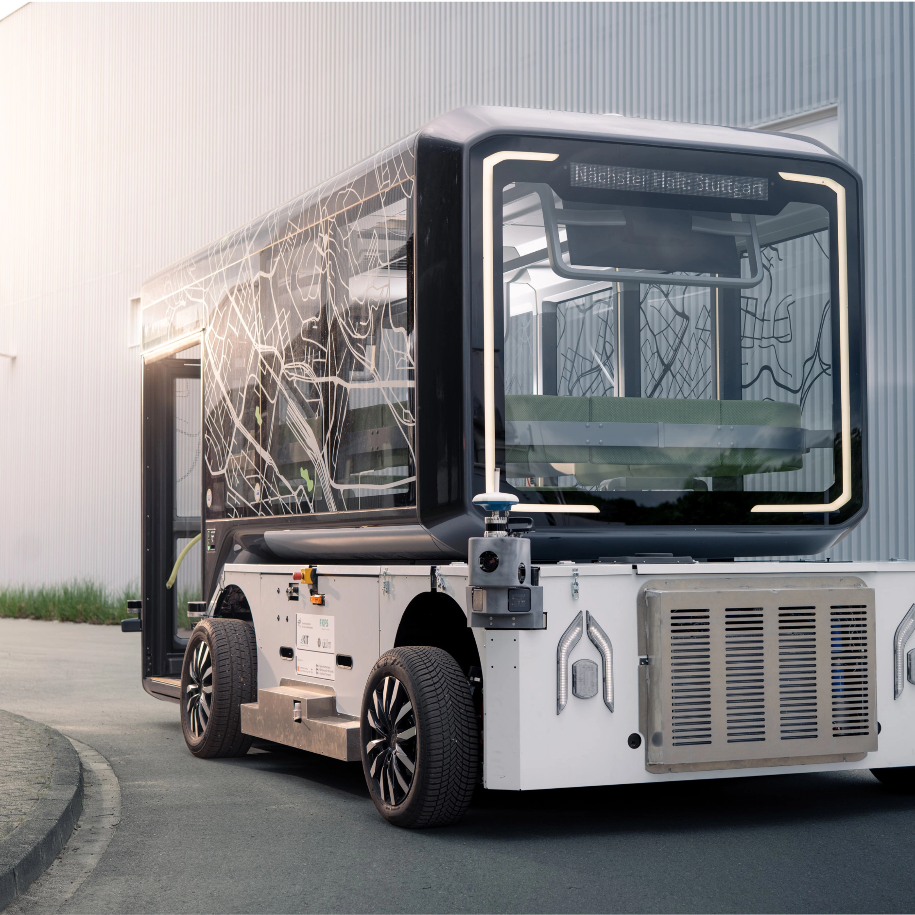 Autonomous U-Shift transport vehicle with a modular cargo body.