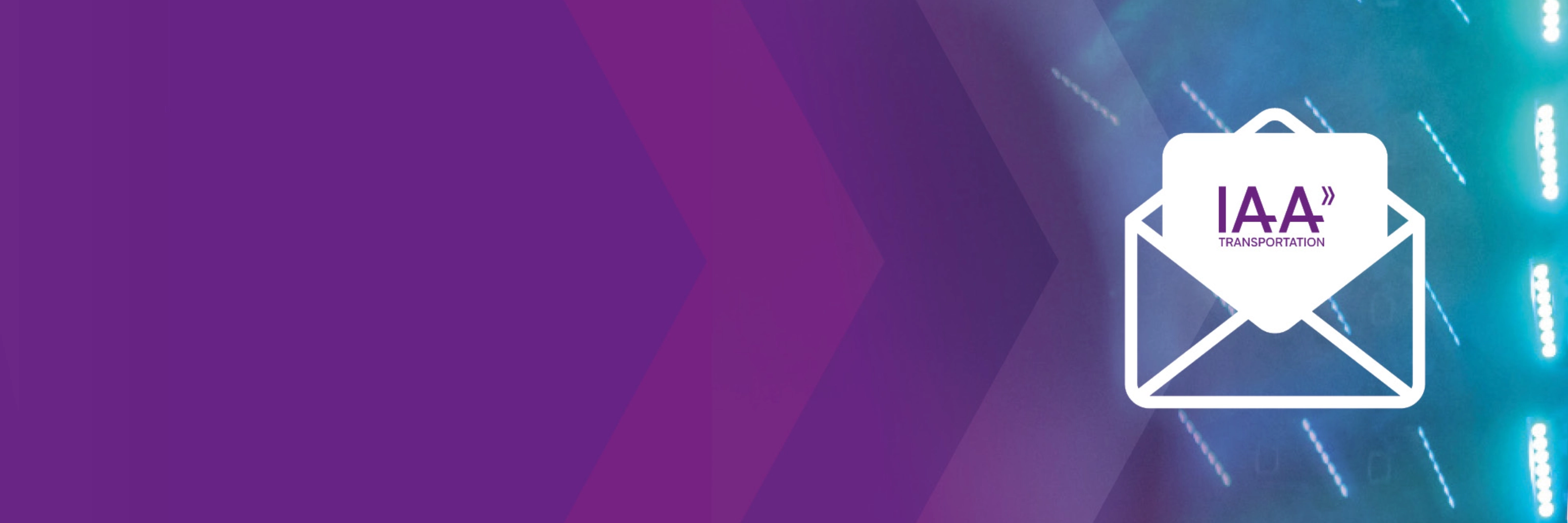 Briefumschlag-Symbol mit IAA Transportation Logo auf violettem Hintergrund.