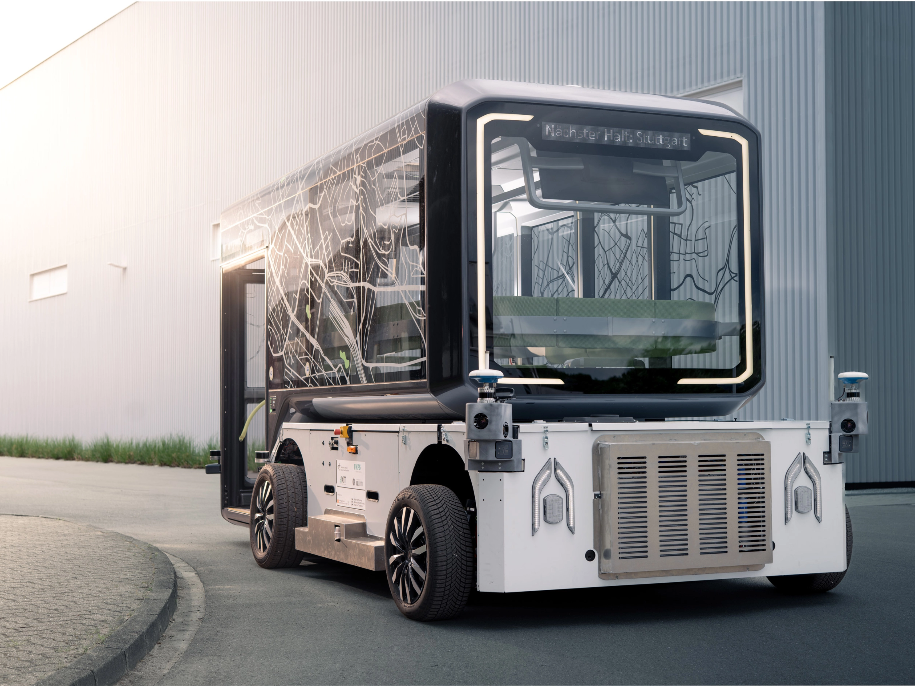 Autonomous U-Shift transport vehicle with a modular cargo body.