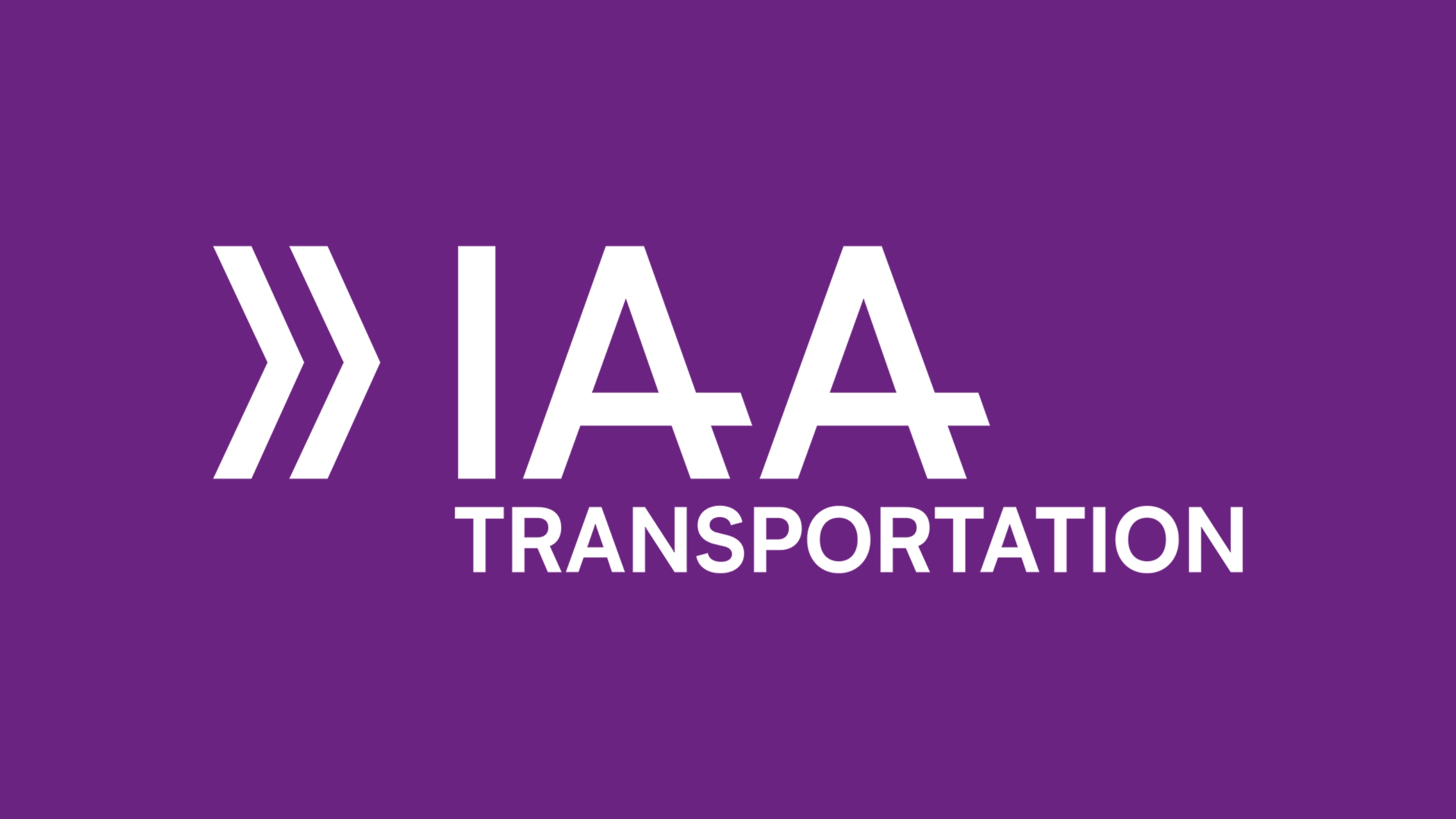IAA Transportation Logo auf violettem Hintergrund